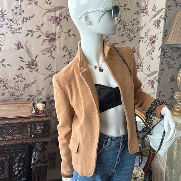 Vintage Camel Wool cashmere lined Jacket XS Fitted snuggly Very warm No closure - Picture 4 of 15